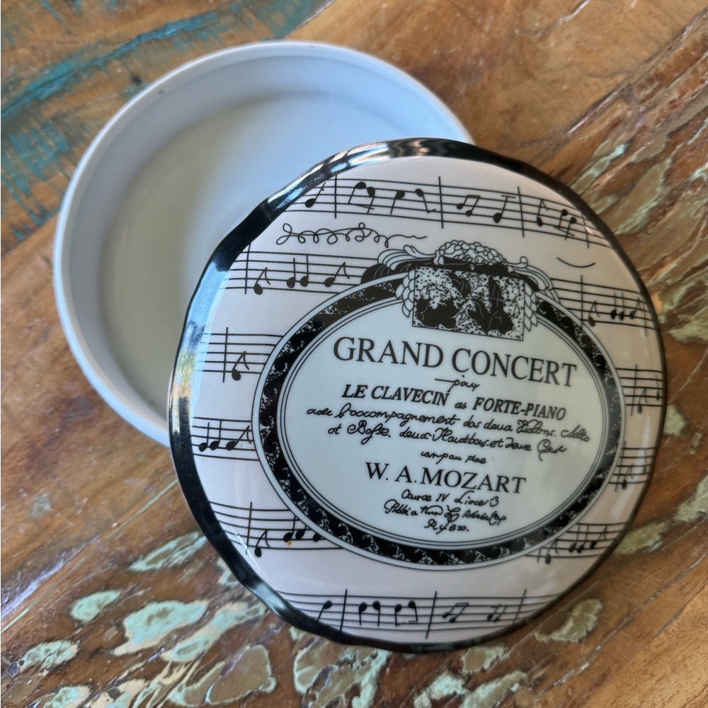 Baum Bros. MOZART Porcelain Dish